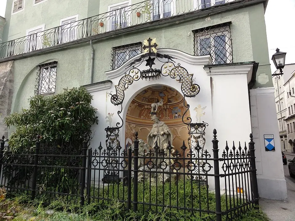 Flößerkapelle mit hl. Johannes Nepomuk-Statue