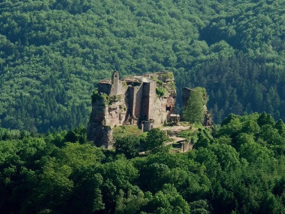 Nahrál: AndreasPraefcke · CC BY-SA 3.0 château de Fleckenstein
