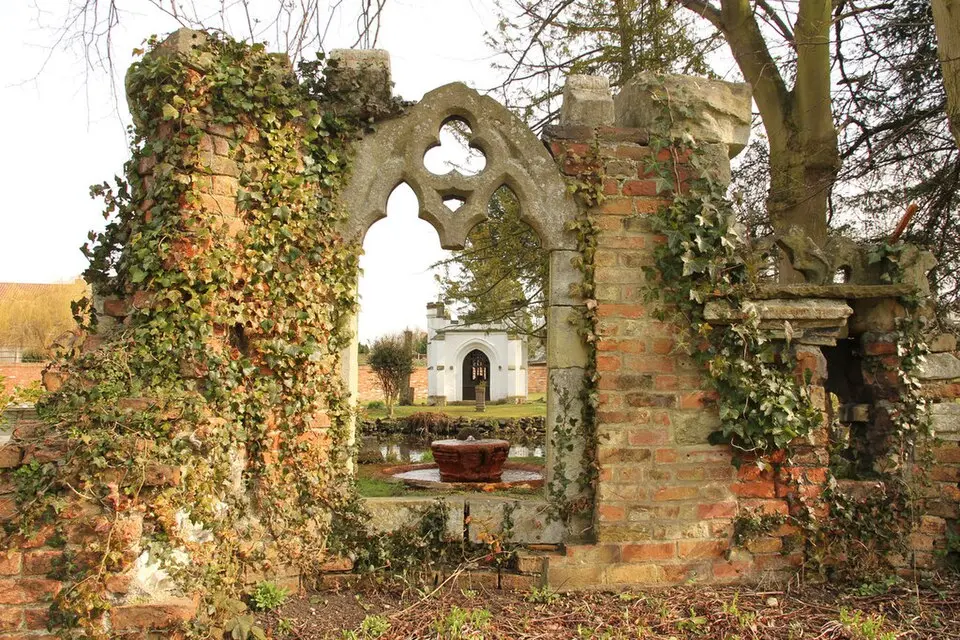 Mausoleum and Gothic ruin at The Priory