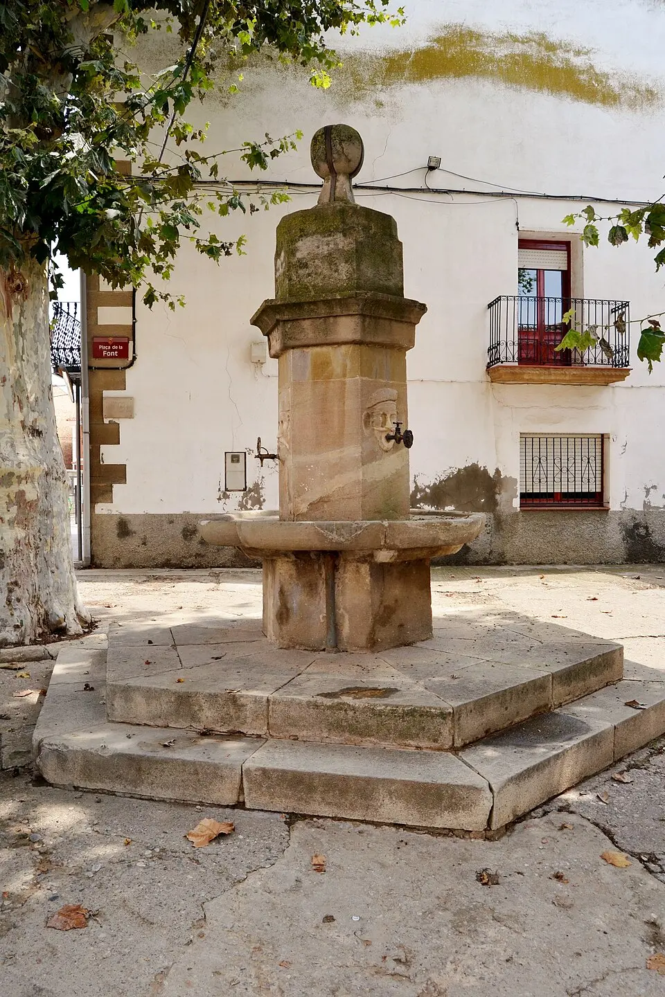 Font de la plaça de la Font de Penelles