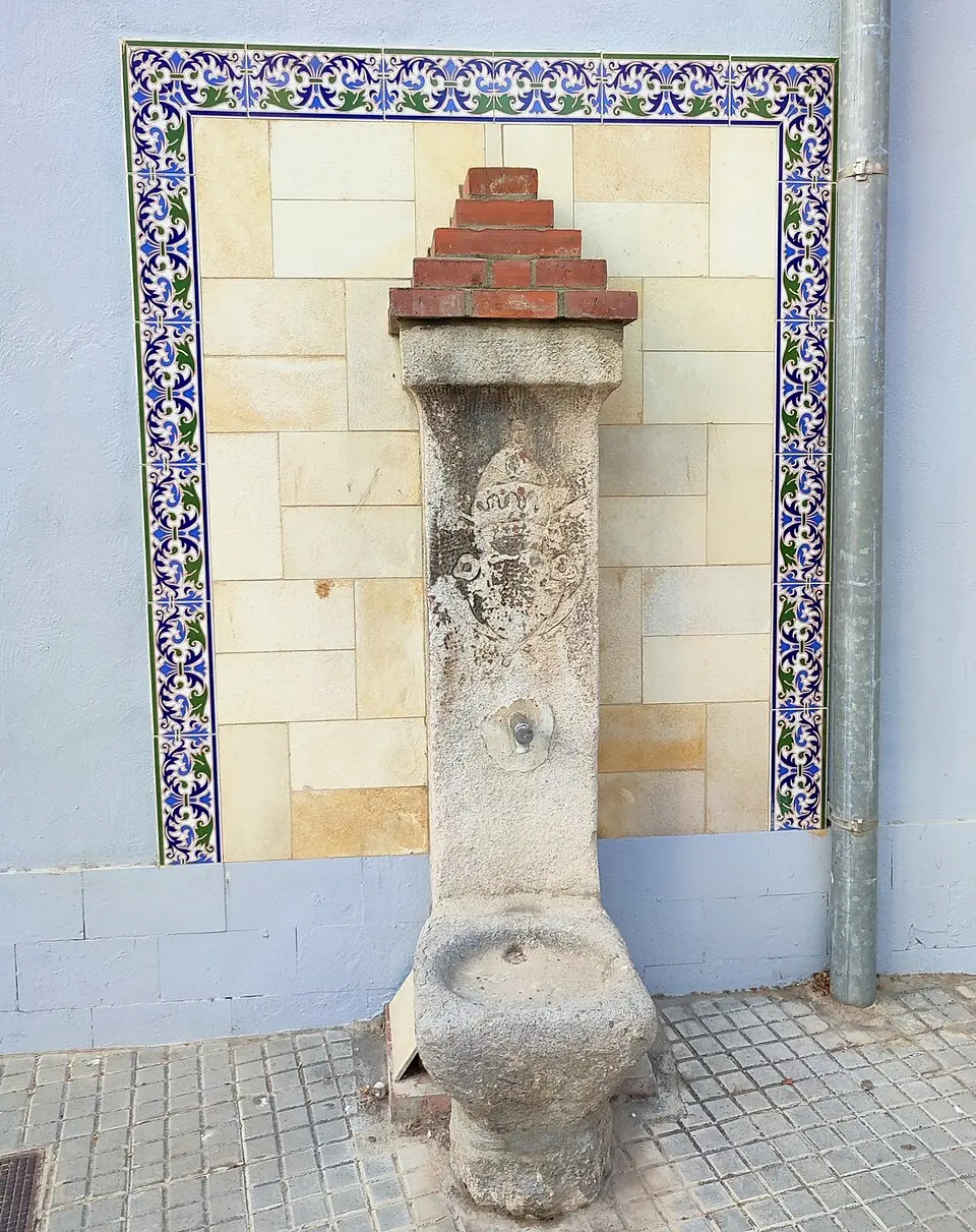 Font al carrer del Mar - carrer del Carme