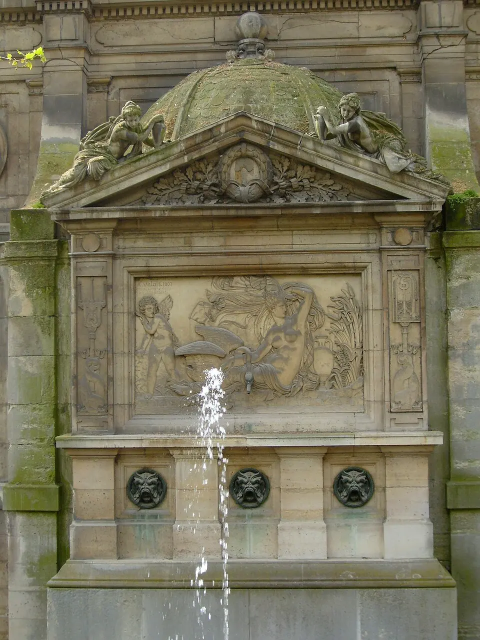 fontaine de Léda
