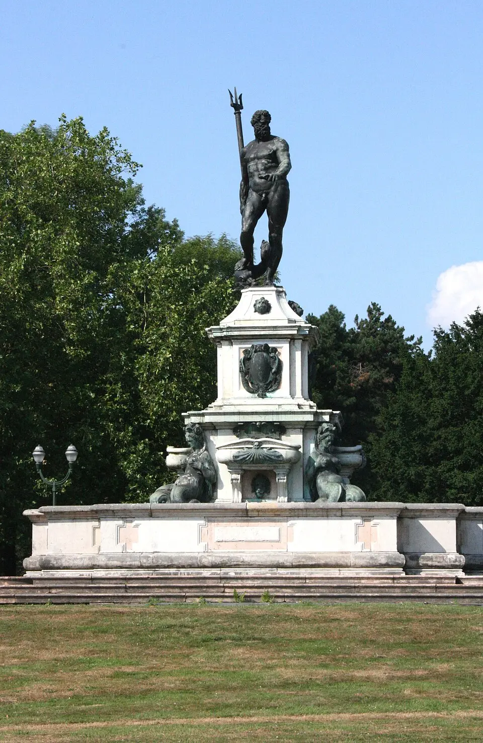 fontaine de Neptune