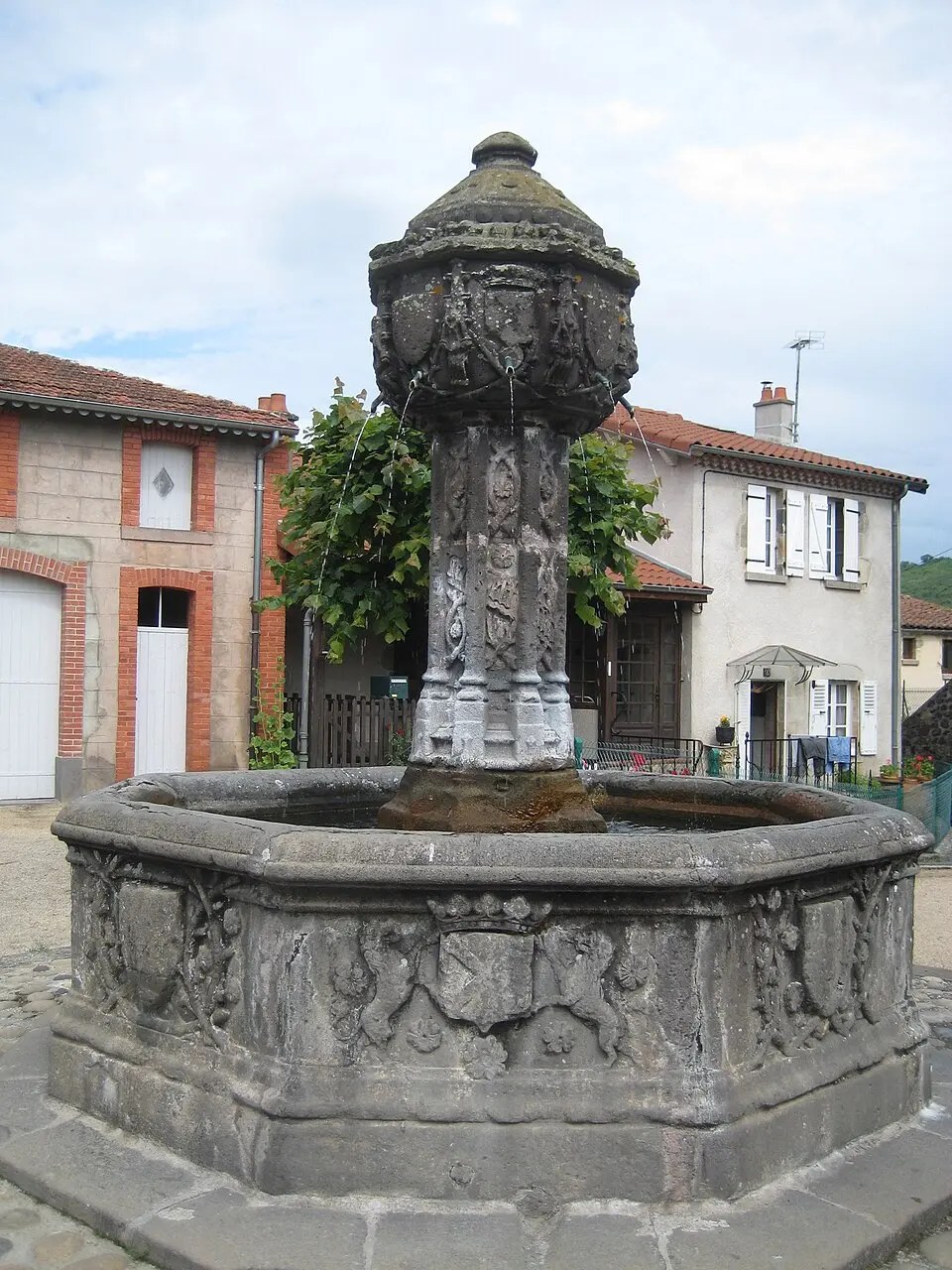 fontaine de Saint-Saturnin