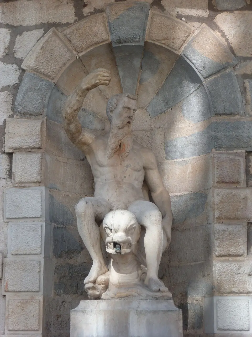 fontaine des Carmes