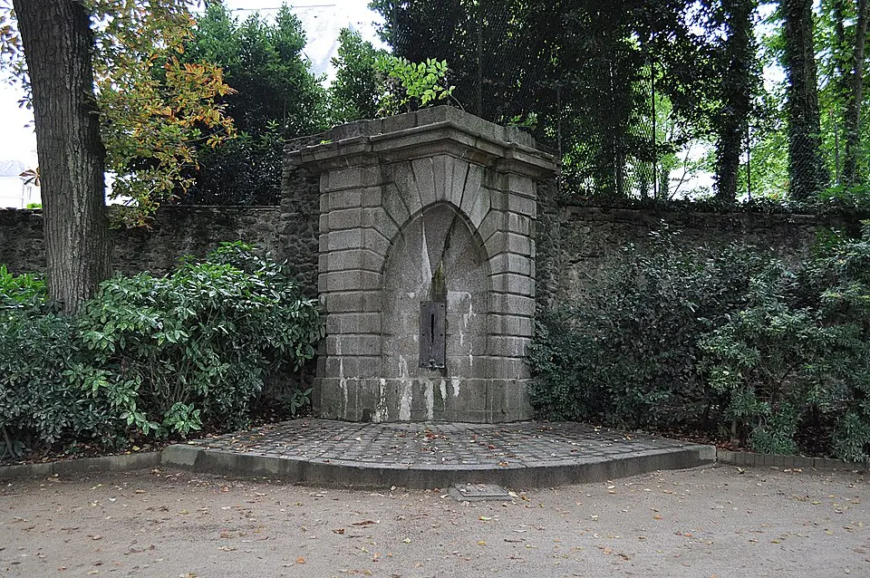 fontaine des Trois Croix