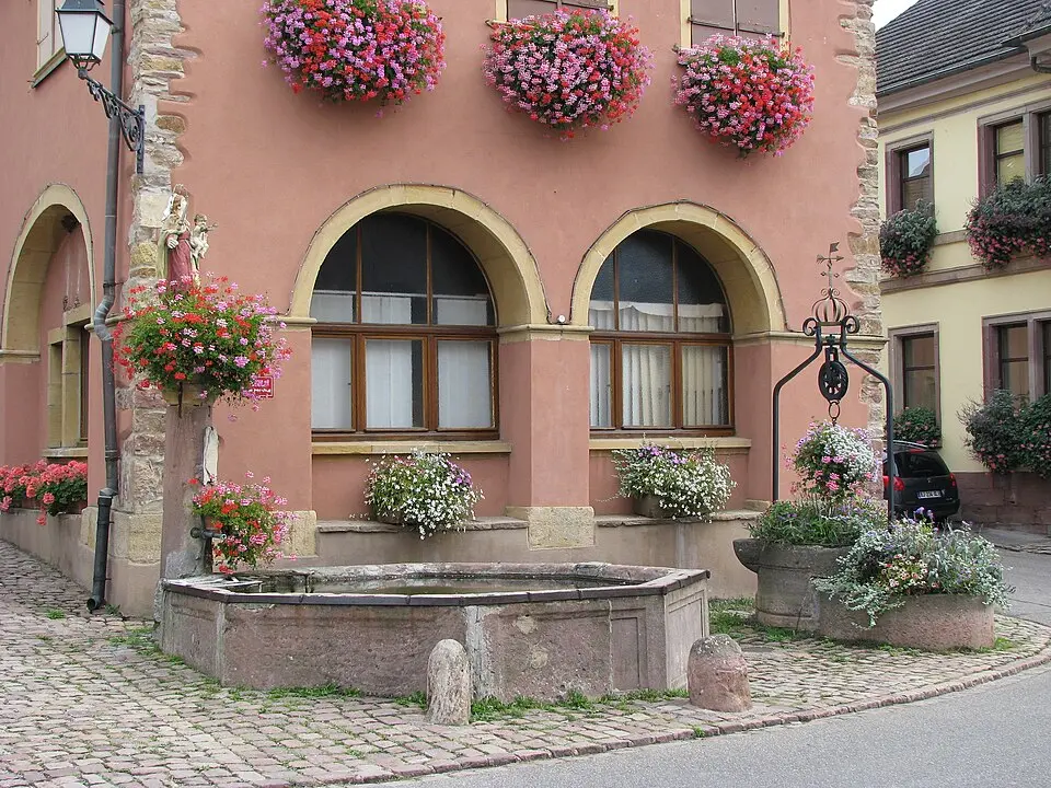 fontaine et puits de Westhalten