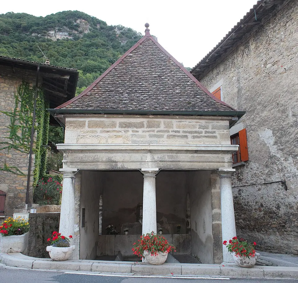 fontaine-lavoir de Collonges