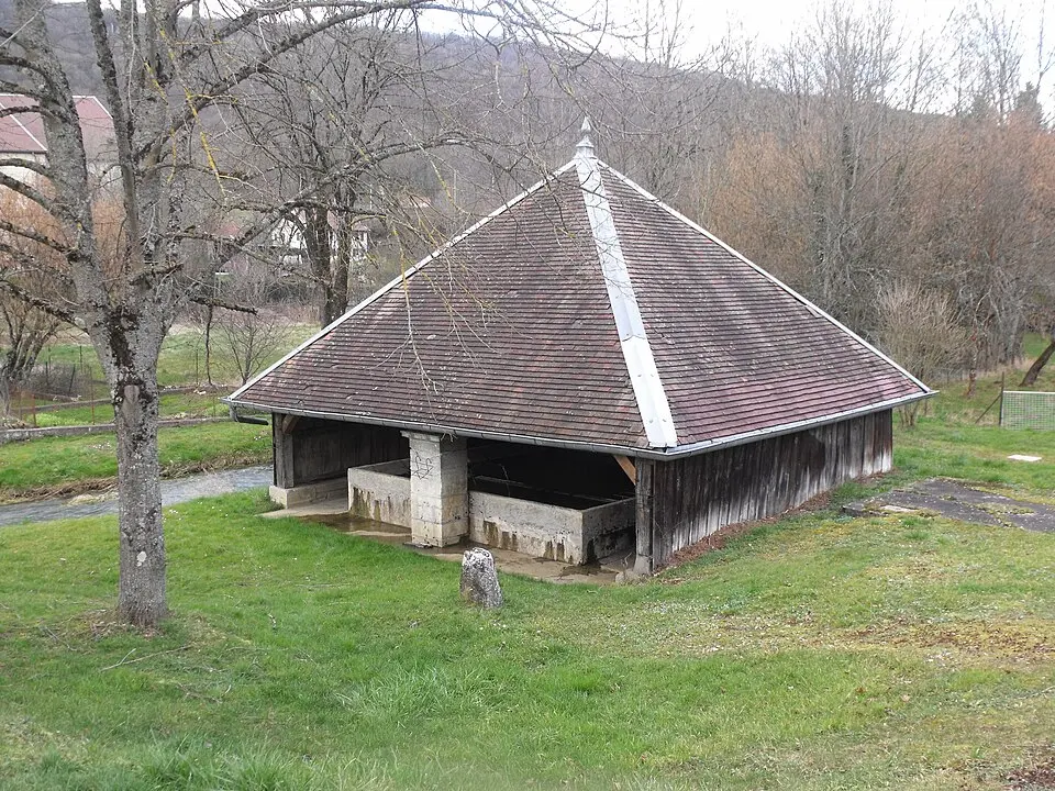 fontaine-lavoir d'Hyèvre-Paroisse