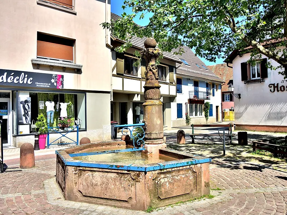 Image: Espirat · CC BY-SA 4.0 Fontaine de Masevaux (place Clemenceau)