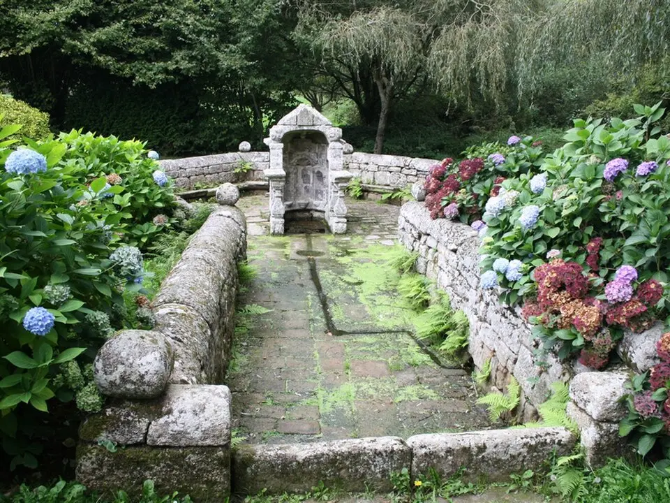 fontaine de la Trinité-Bezver