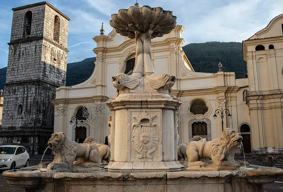 Fontana dei Quattro Leoni