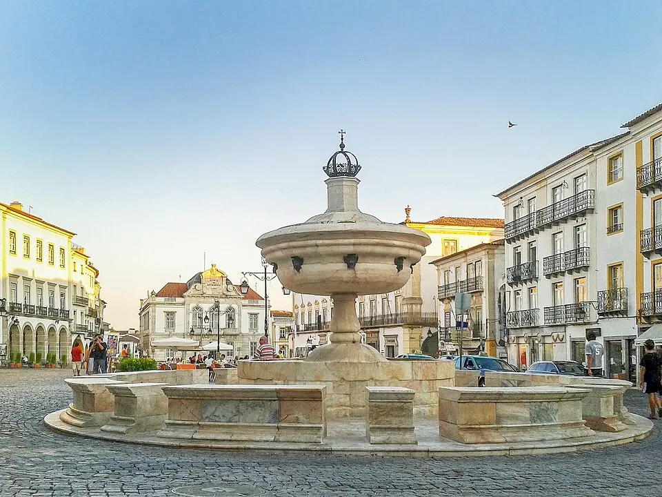 Chafariz da Praça do Giraldo