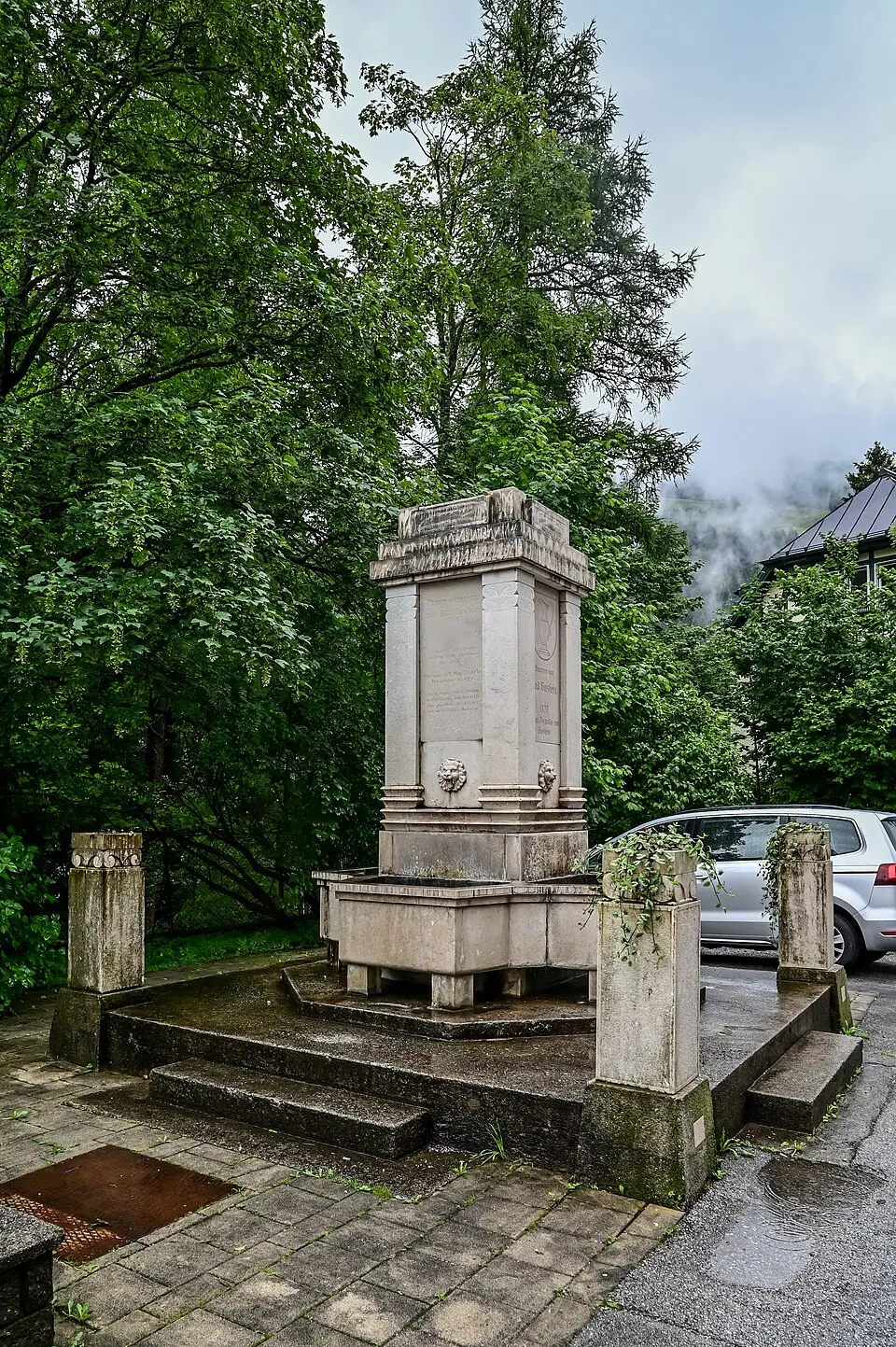 Brunnen am Mozartplatz