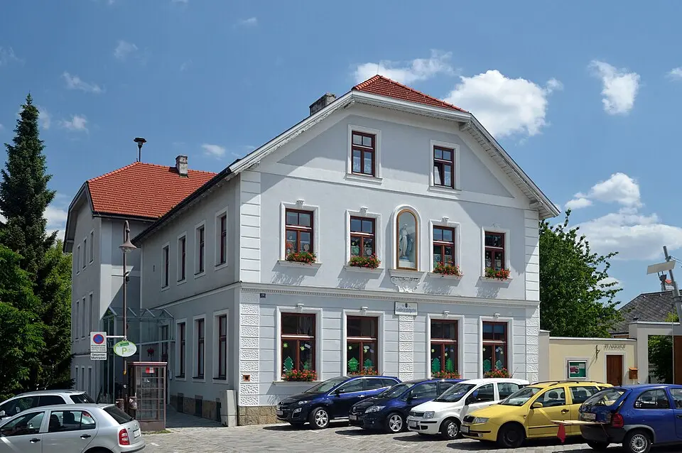 Image: Herzi Pinki · CC BY-SA 3.0 Landeskindergarten, ehem. Kloster