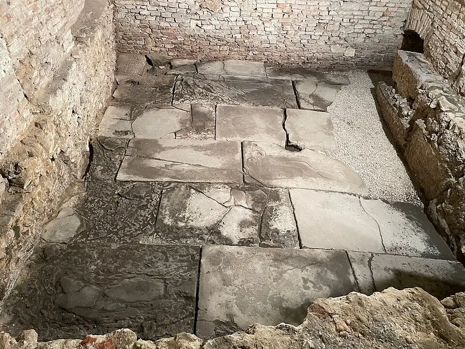 Lastricato del foro romano presso Palazzo Trissino