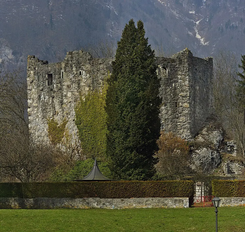 Mittelalterliche Burgruine Forstegg